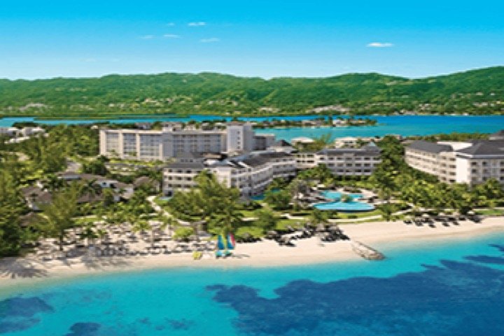Breathless Montego Bay Rooftop Pool and Bar - Vacation Club Preview