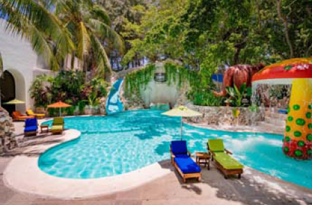 Grand Oasis Palm Cancun family-friendly all-inclusive resort overlooking the Caribbean Sea