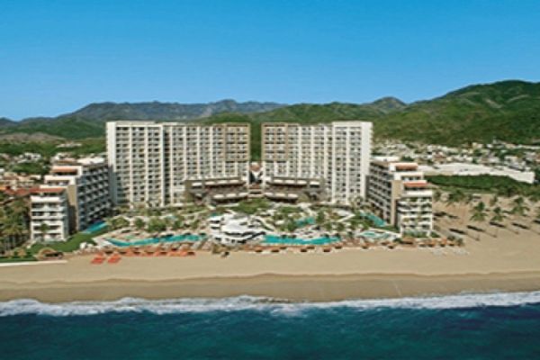 Dreams Vallarta Bay Resort & Spa Beachfront Infinity Pool - Vacation Club Preview